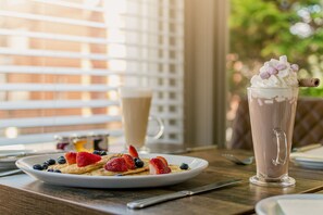 Daily full breakfast (GBP 11 per person)