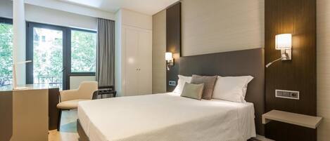 ห้องดับเบิล | ผ้าม่านกันแสง, ผ้าปูที่นอน