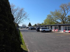 Exterior - Lakeview Motel (Kincardine)