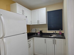 Monolocale Romantico, 1 camera da letto | Cucina privata | Frigorifero, microonde, macchina per tè/caffè, freezer