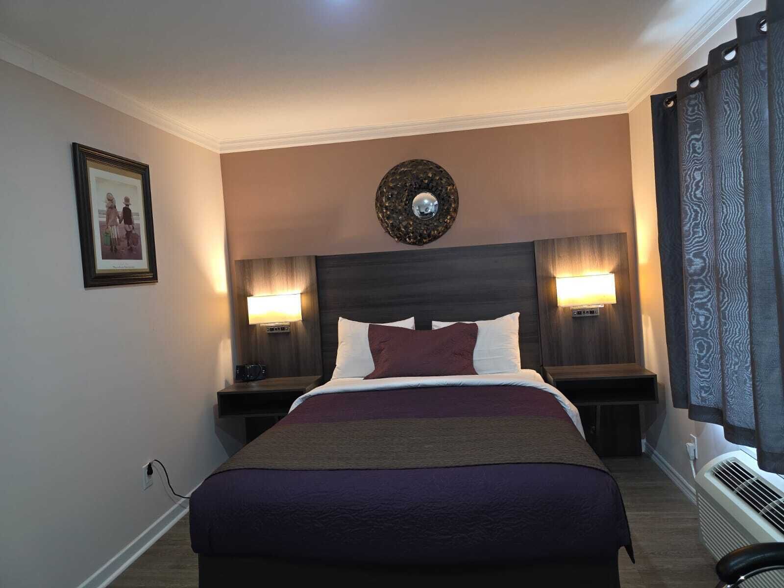 Traditional Room, 1 Queen Bed | Free WiFi, bed sheets, wheelchair access