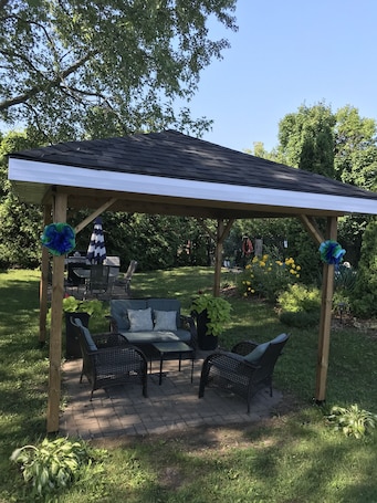 Jardín. Lakeview Motel