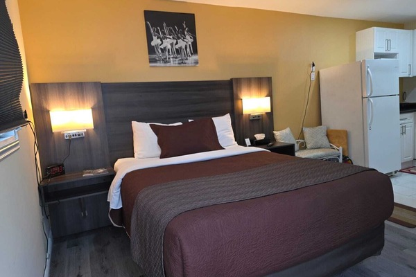 Romantic Studio, 1 Bedroom | WiFi (free), bed sheets