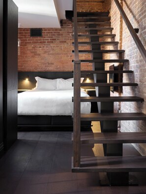 Small Standard Room (Split Floor) | Frette Italian sheets, premium bedding, down duvets, free minibar items - Hôtel Maison du Fort (Québec City)