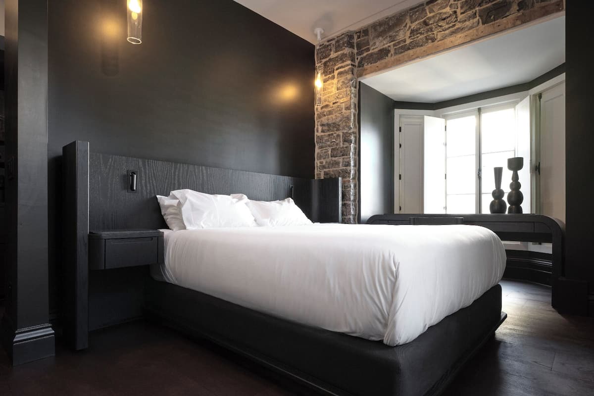 Deluxe-Zimmer, 1 Queen-Bett | Italienische Bettbezüge von Frette, hochwertige Bettwaren