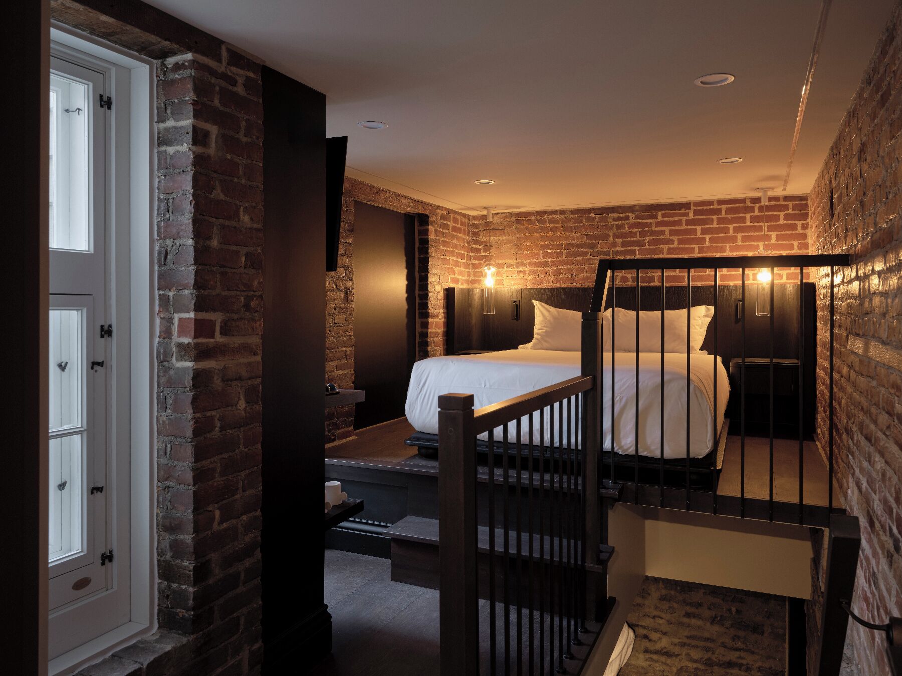 1 bedroom, frette italian sheets, premium bedding, down duvets