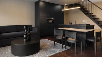 Deluxe Apartment | Private kitchenette | Espresso maker