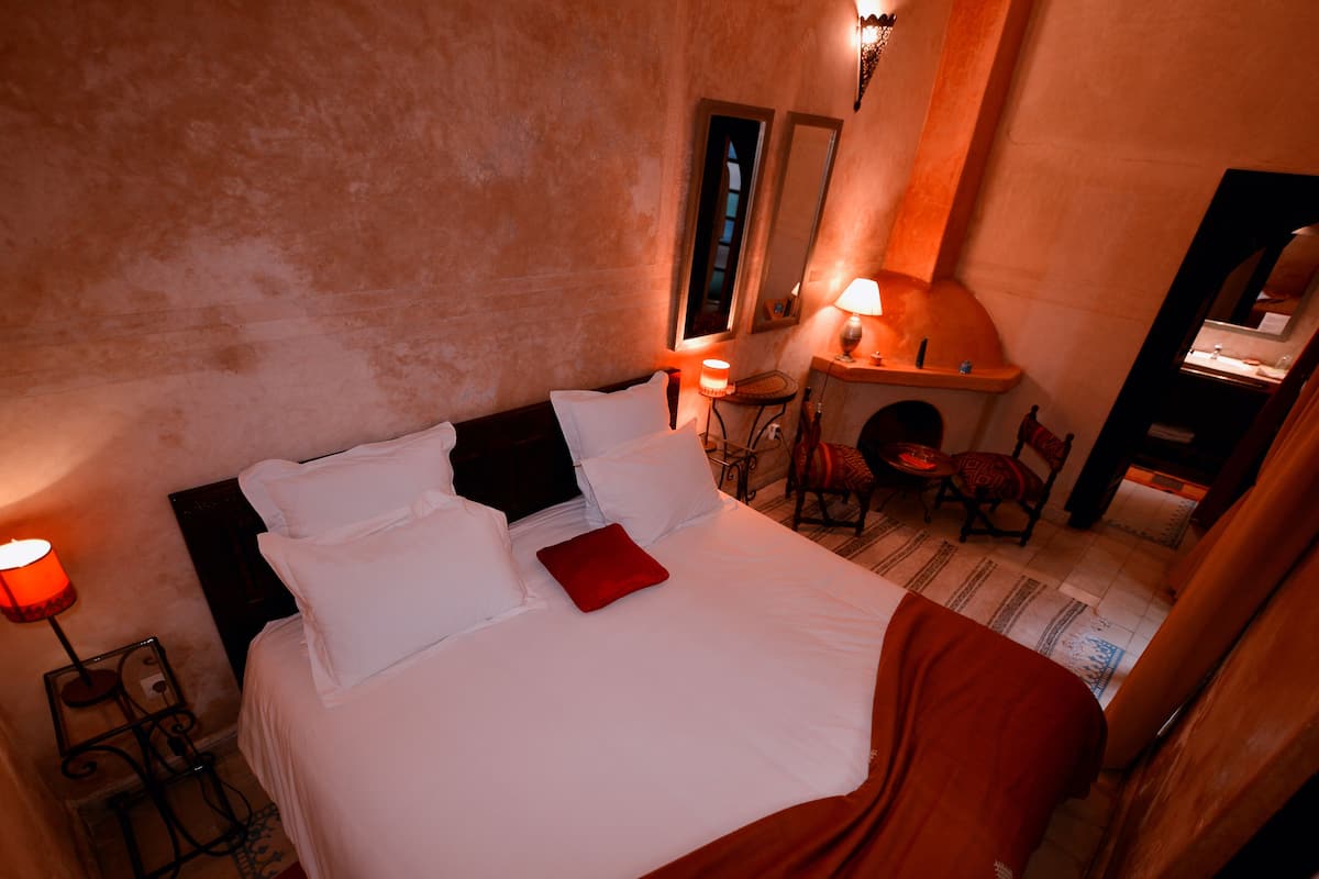 Room (Hibiscus) | Individually decorated, individually furnished, soundproofing, free WiFi