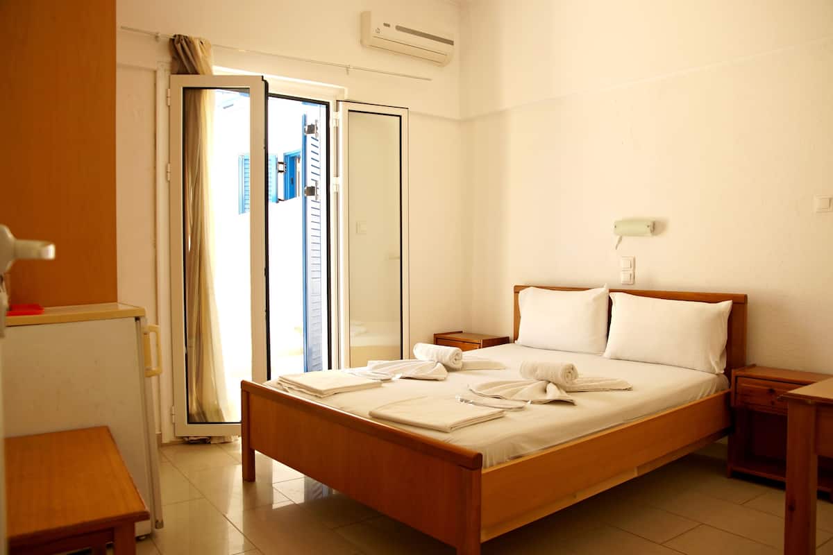 Double Room, 1 Double Bed, Partial Sea View