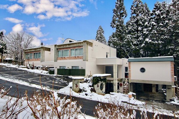 Hakuba Moegi Hotel - Hakuba