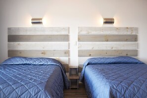 Deluxe Quadruple Room | Free WiFi, bed sheets