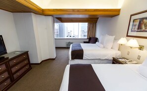 Minibar, in-room safe, individually decorated, individually furnished - J&A Classic Hotel (Lima)