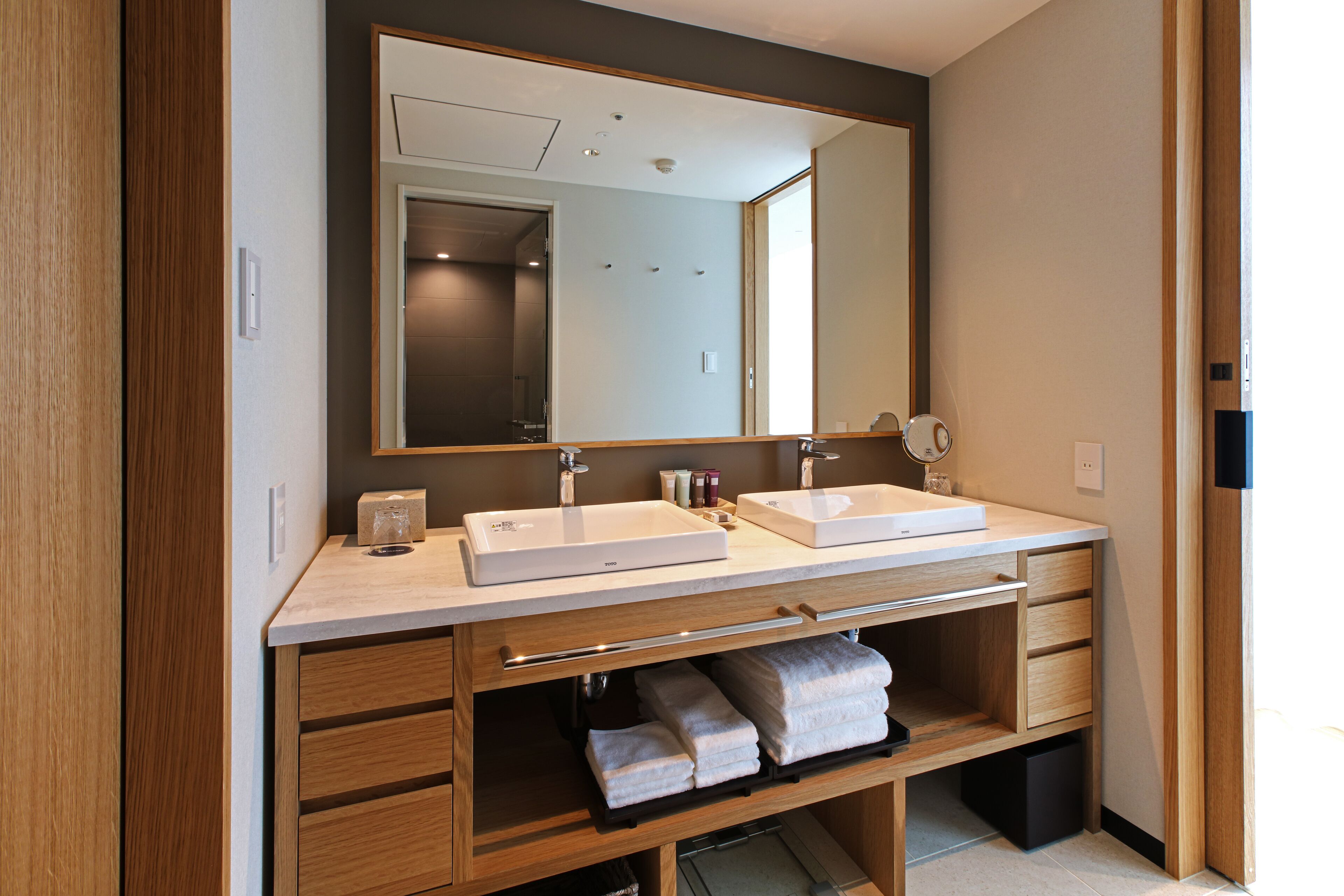 separate bathtub and shower, deep-soaking bathtub, free toiletries