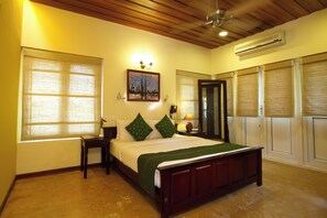 Deluxe Double Room | Desk, free WiFi - Tea Bungalow (Kochi)