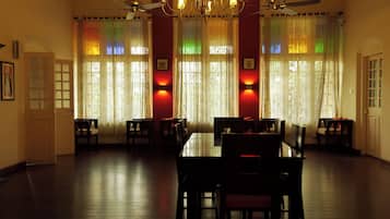 Bar lounge