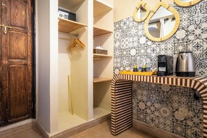Standard Double Room, Ensuite (Chambre ) | Egyptian cotton sheets, premium bedding, in-room safe - Riad Dar Khmissa (Marrakech)