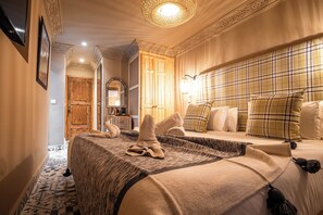 Habitación doble Deluxe, baño en la habitación (Chambre ) | Sábanas de algodón egipcio y ropa de cama de alta calidad 