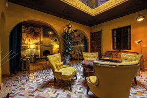 Interior detail - Riad Dar Khmissa (Marrakech)