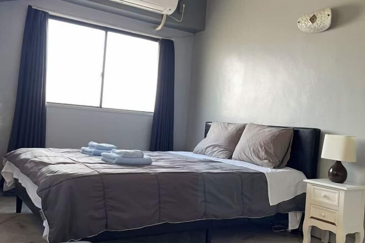 2 bedrooms, individually decorated, individually furnished, desk