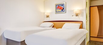 The Hotel Rafiya, Redditch