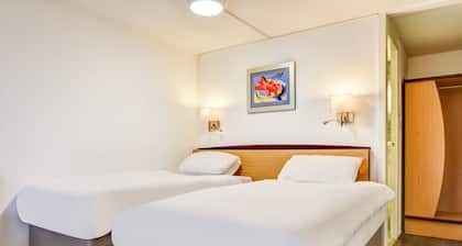 The Hotel Rafiya, Redditch