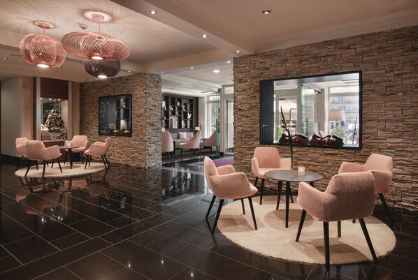 Bar-salon dans le hall