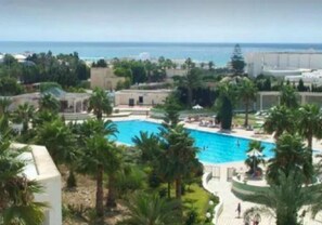 منظر من الجو على ارتفاع عالٍ