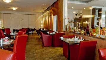 Frokostbuffé hver dag (EUR 12.50 per person)