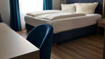 Safe på rommet, wi-fi (inkludert) og sengetøy