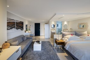 Ropa de cama de alta calidad y artículos del minibar gratis 