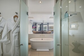 THE BLOEM SUITE FOUR  | Bathroom | Designer toiletries, hair dryer, bathrobes, slippers - THEBLOEM Guest Suites by Knysna Paradise Collection (Knysna)