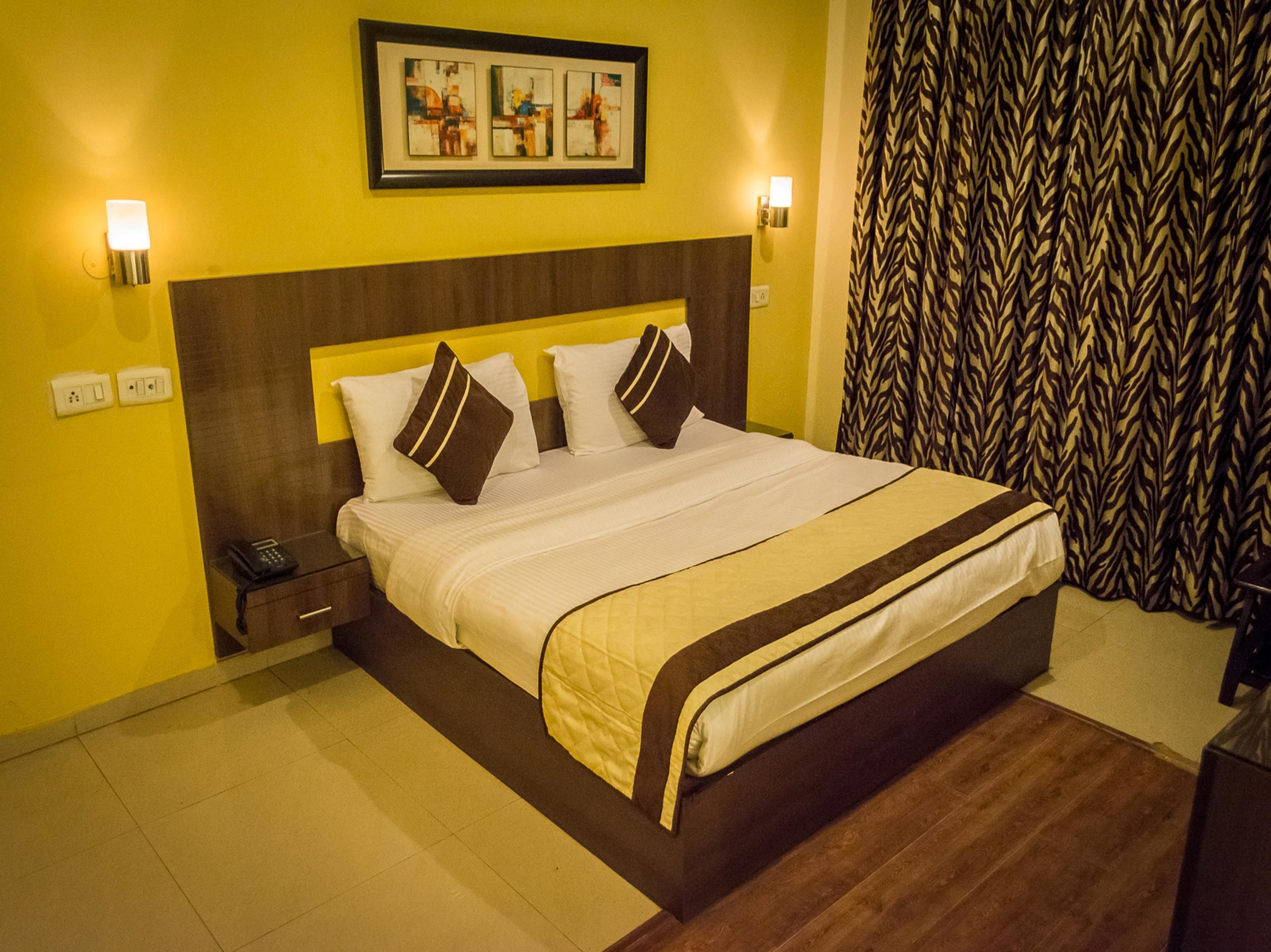 Deluxe Double or Twin Room, 1 King Bed | In-room safe, desk, free WiFi