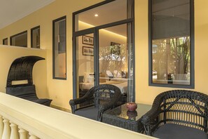 Balcony - Pavillon d'Orient Boutique (Siem Reap)