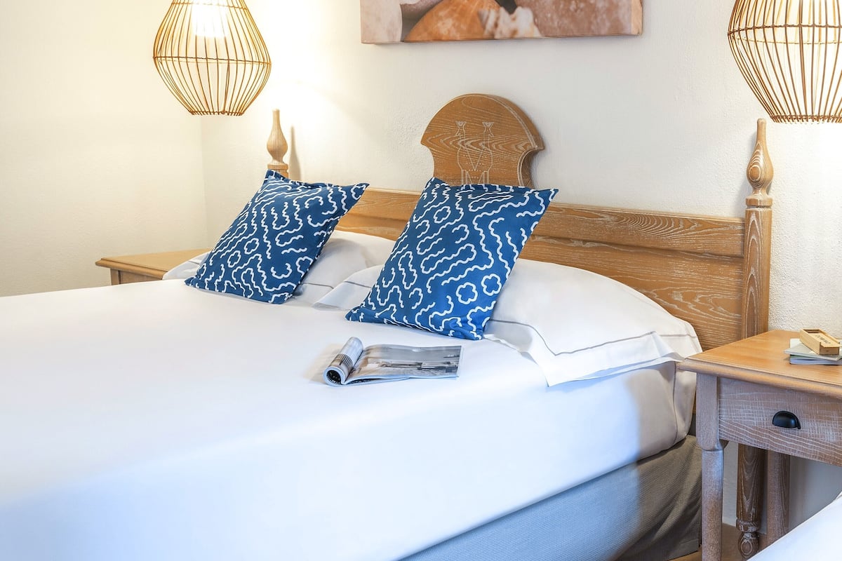 Superior Tek Büyük Yataklı Oda | Ücretsiz kablosuz İnternet, çarşaf takımı