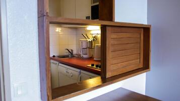 Studio | Cuisine privée | Réfrigérateur, micro-ondes, plaque de cuisson, lave-vaisselle