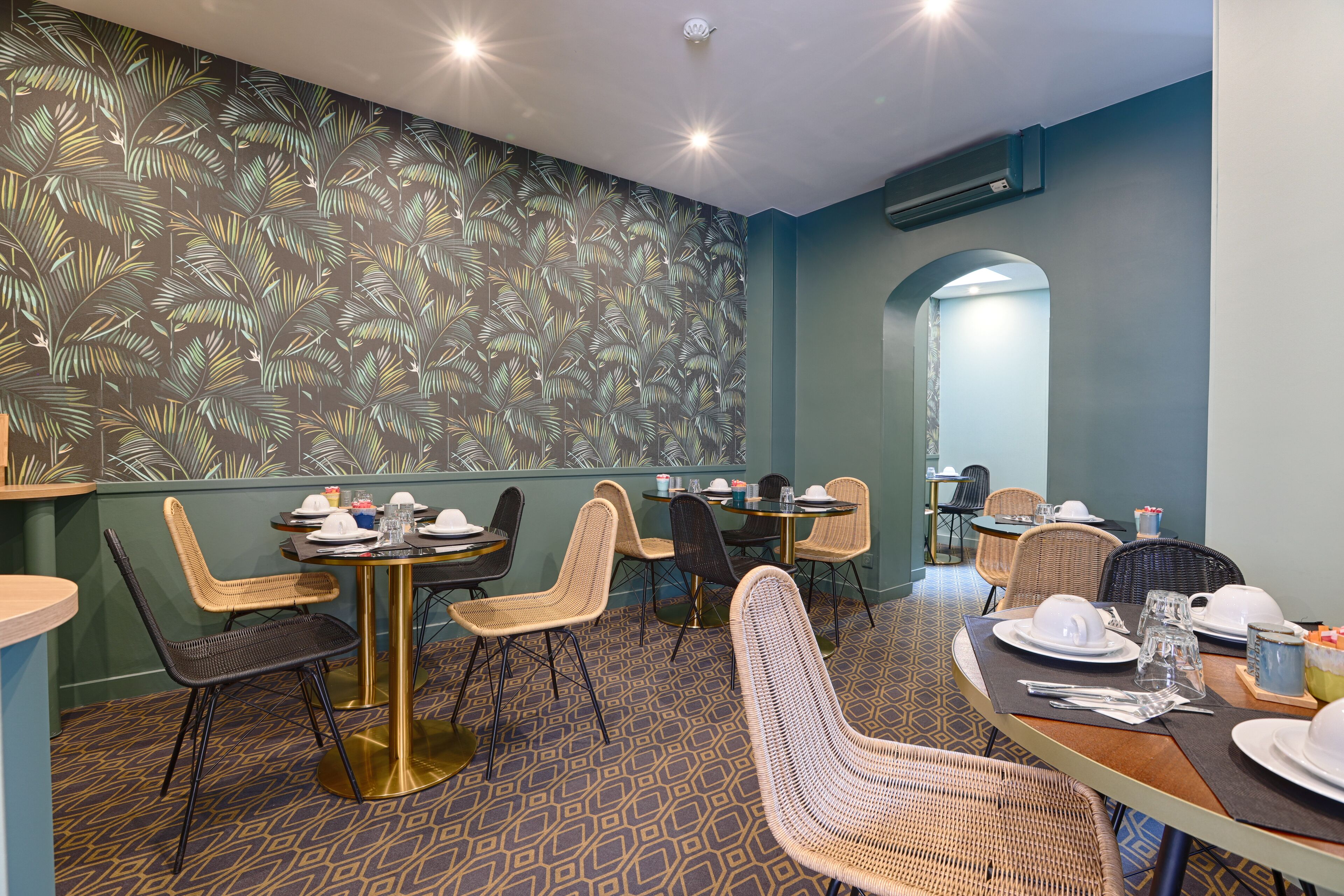 daily buffet breakfast (eur 13 per person)