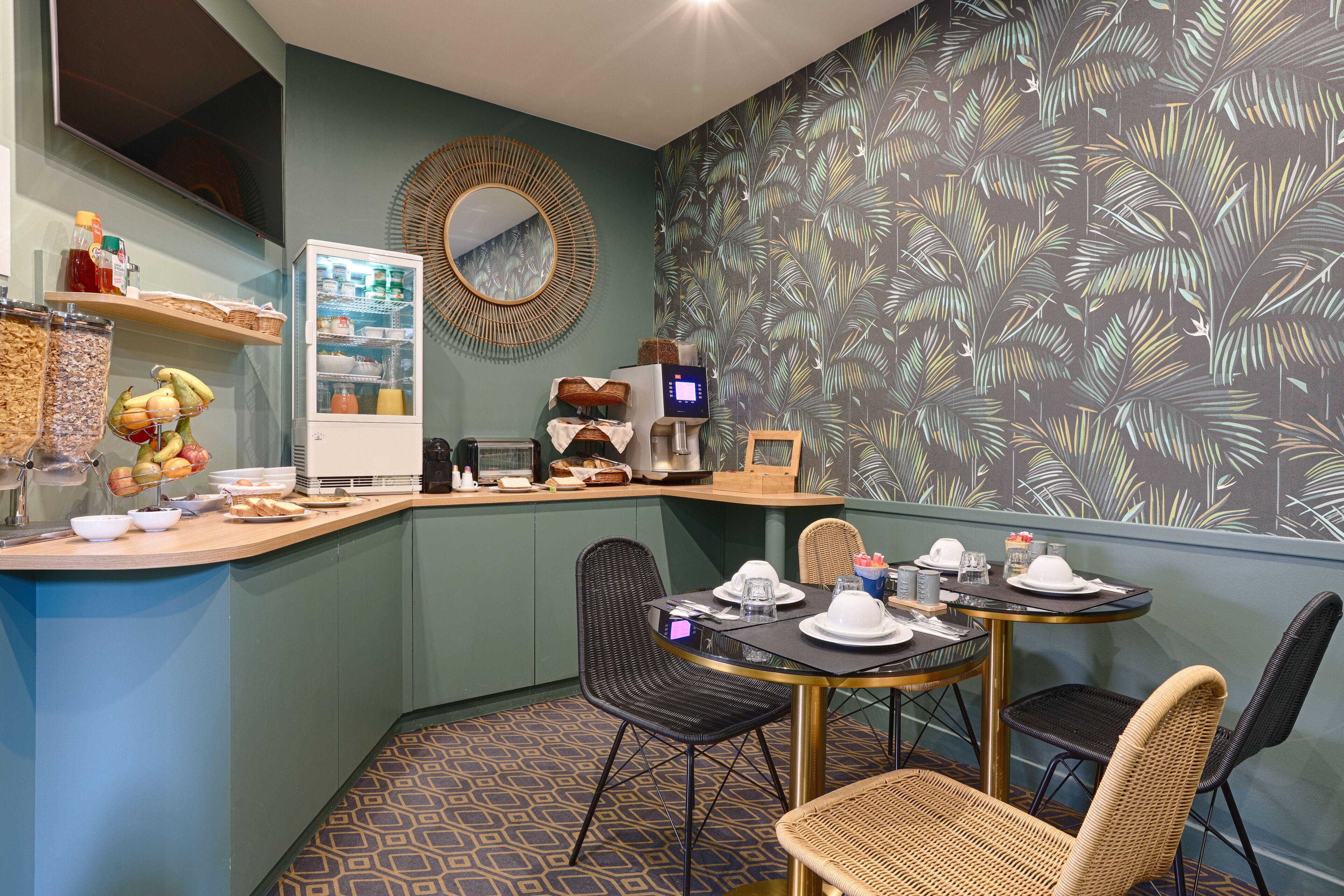 daily buffet breakfast (eur 13 per person)