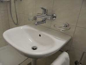 Departamento | Baño | Regadera, amenidades de baño gratuitas, secadora de cabello, toallas