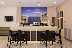 Bar (on property) - Sisters Hostel (Piano di Sorrento)