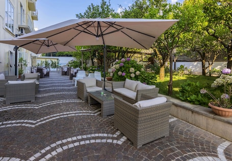 Jardín. Sisters Hostel