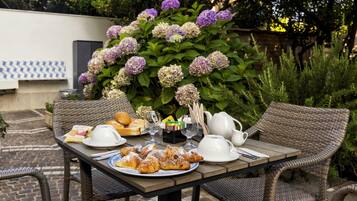 Desayuno buffet incluido todos los días