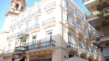 Fachada de la propiedad