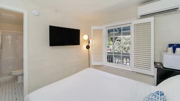 Standard Room, 1 Queen Bed, Private Bathroom (Self check-in) | Blackout drapes, iron/ironing board, free WiFi, bed sheets
