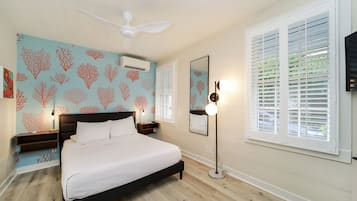 Kamar Superior, 1 Tempat Tidur Queen, kamar mandi pribadi (Self check-in) | Tirai kedap cahaya, setrika/meja setrika, Wi-Fi gratis, dan seprai linen