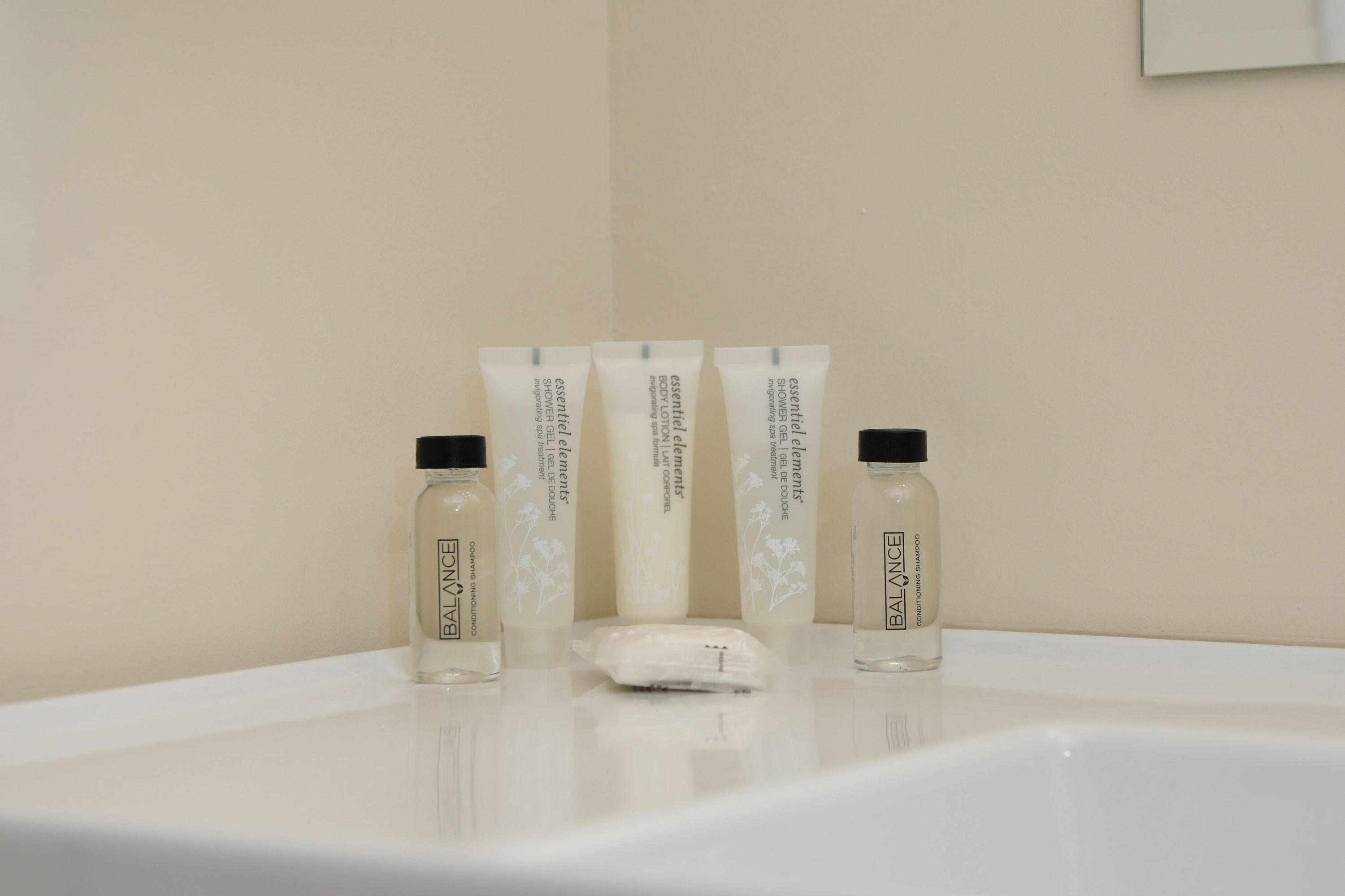 Standard Room, 1 Queen Bed, Private Bathroom (Self check-in) | Bathroom amenities