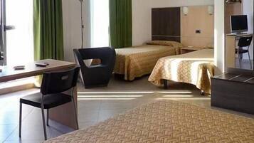 1 Schlafzimmer, Minibar, Zimmersafe, Schreibtisch