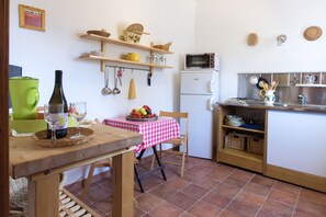Apartment, 1 Schlafzimmer | Eigene Küche | Kühlschrank, Ofen, Herdplatte, Geschirrspüler