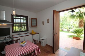 Comfort Apartment, 2 Bedrooms (Tresino) | Private kitchen | Fridge, oven, stovetop, dishwasher - Villa Tresino Appartamenti B&B (Castellabate)