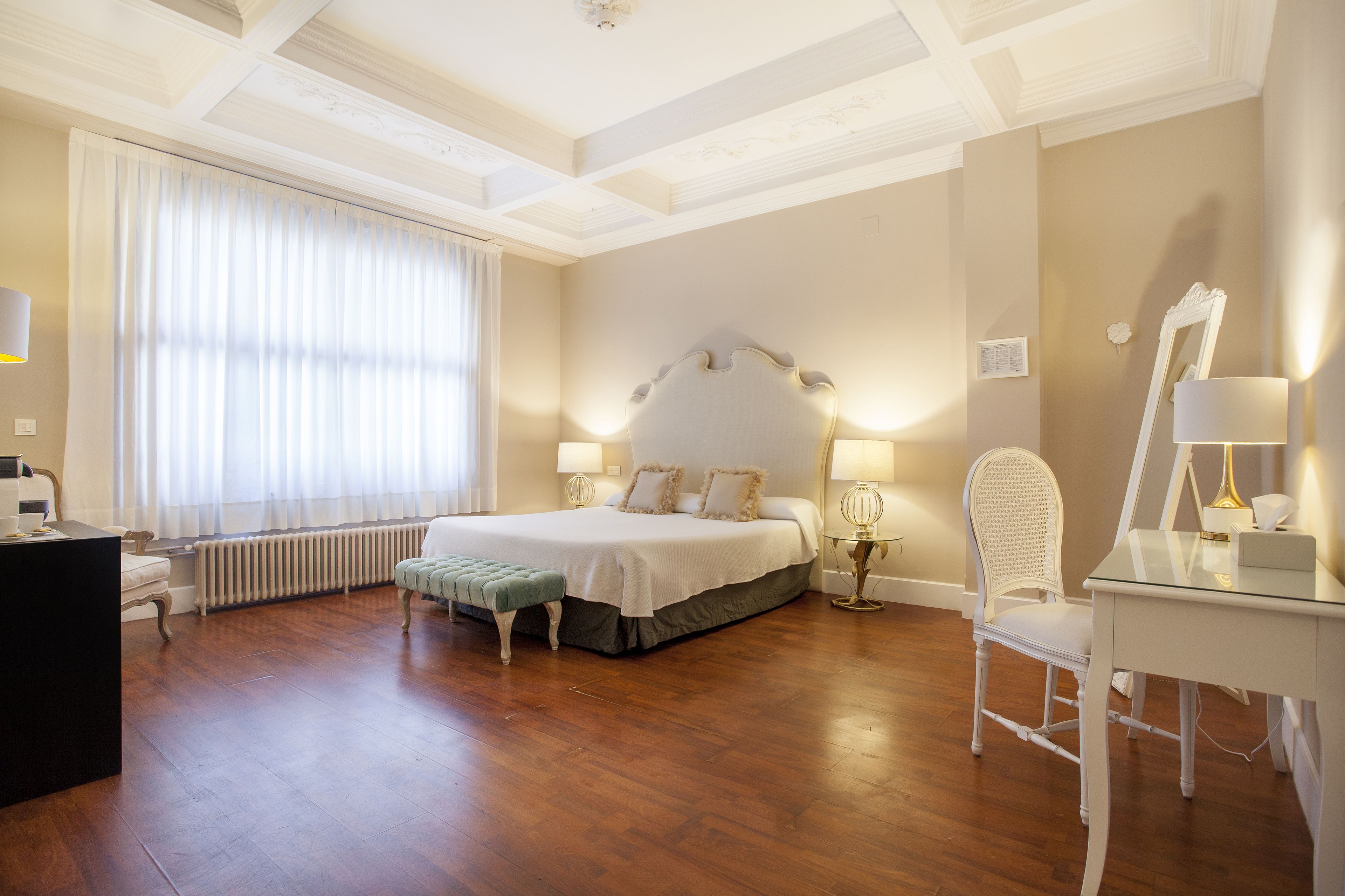 Photo - Hi Valencia Boutique