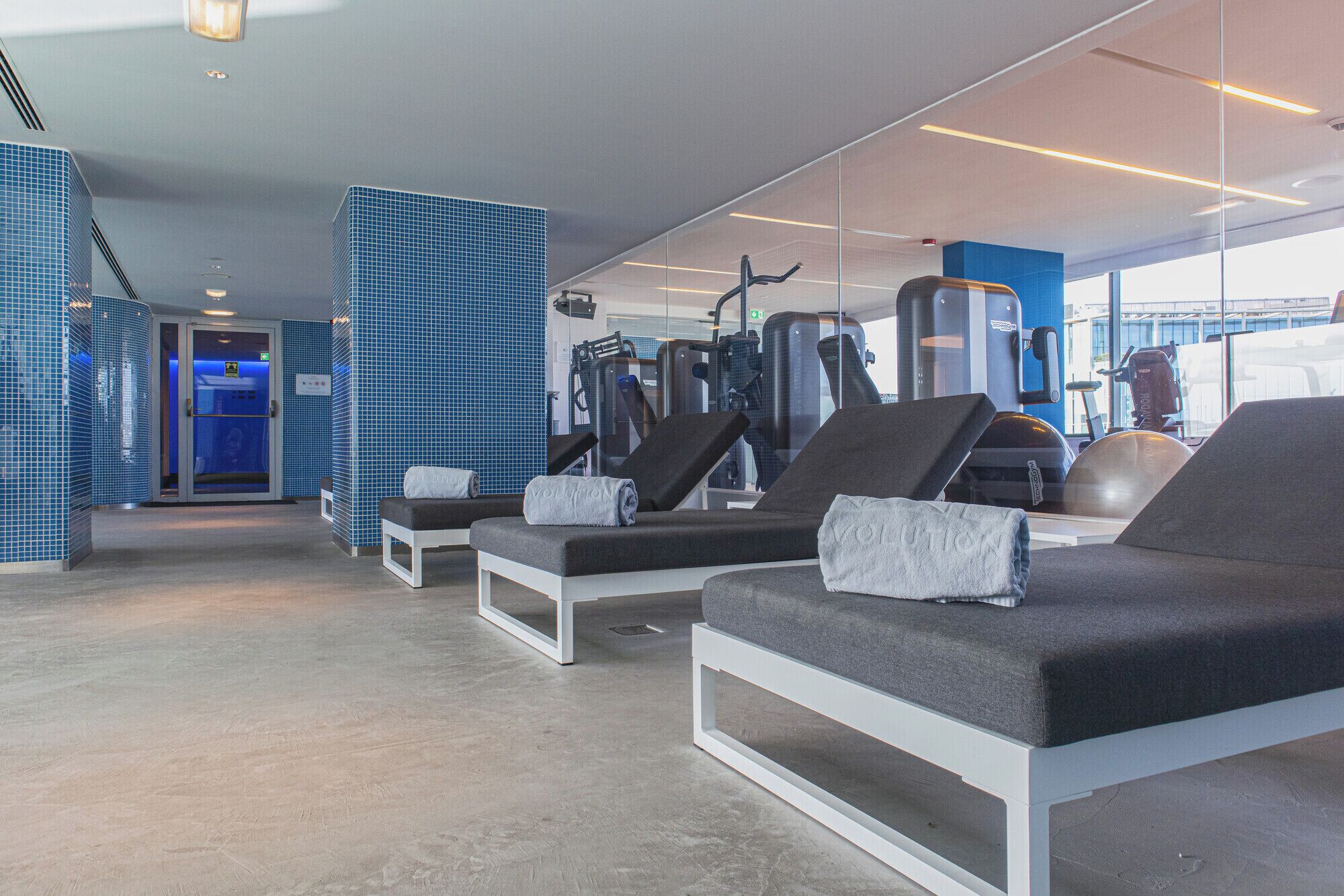 Indoor pool, pool loungers